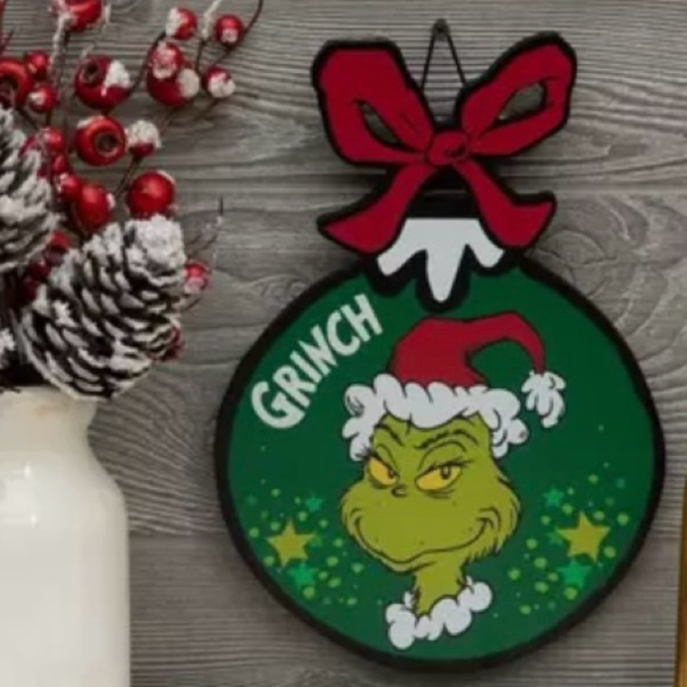 Grinch Ornament Wall Decor
